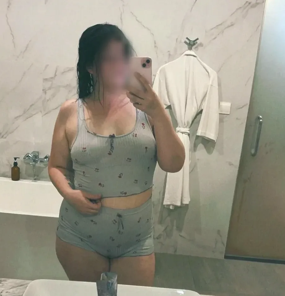 Alena, 27