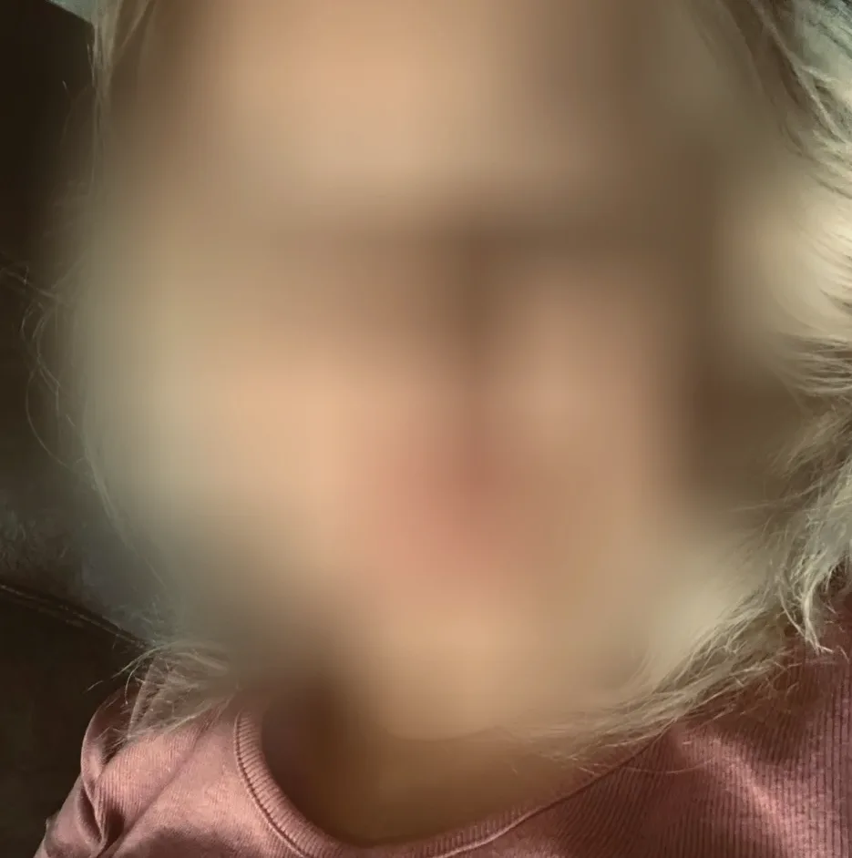 Fiona, 29