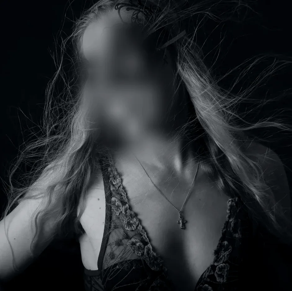 Melanie, 34