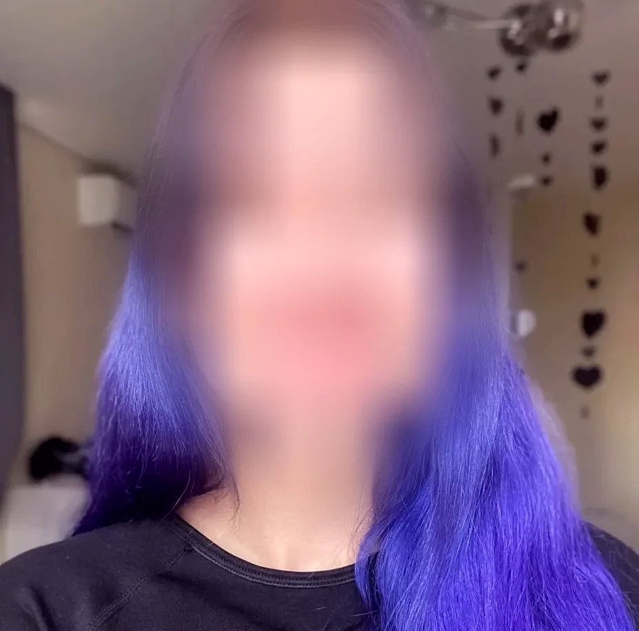 Zeynep, 26